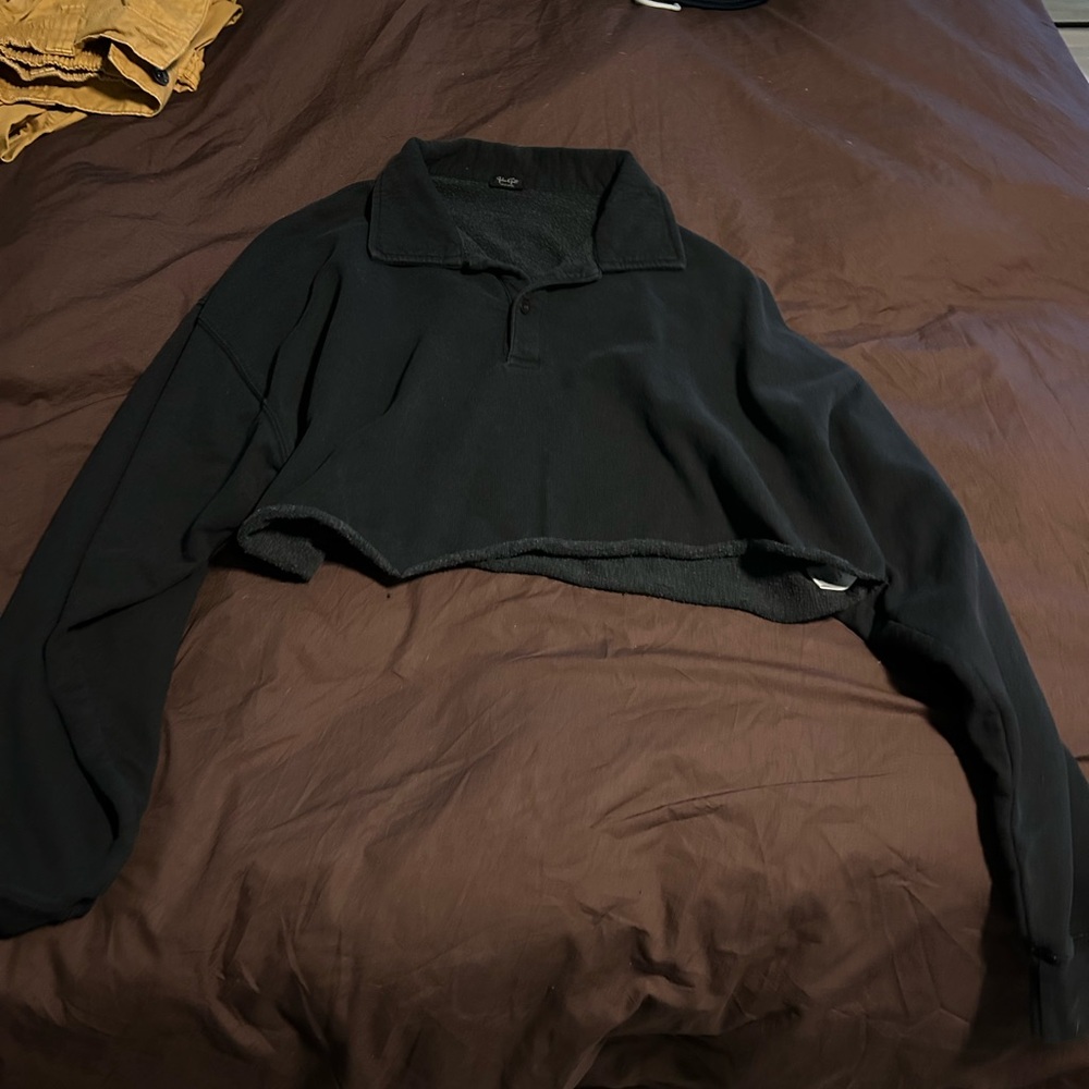 Brandy Melville Black Cropped Pullover